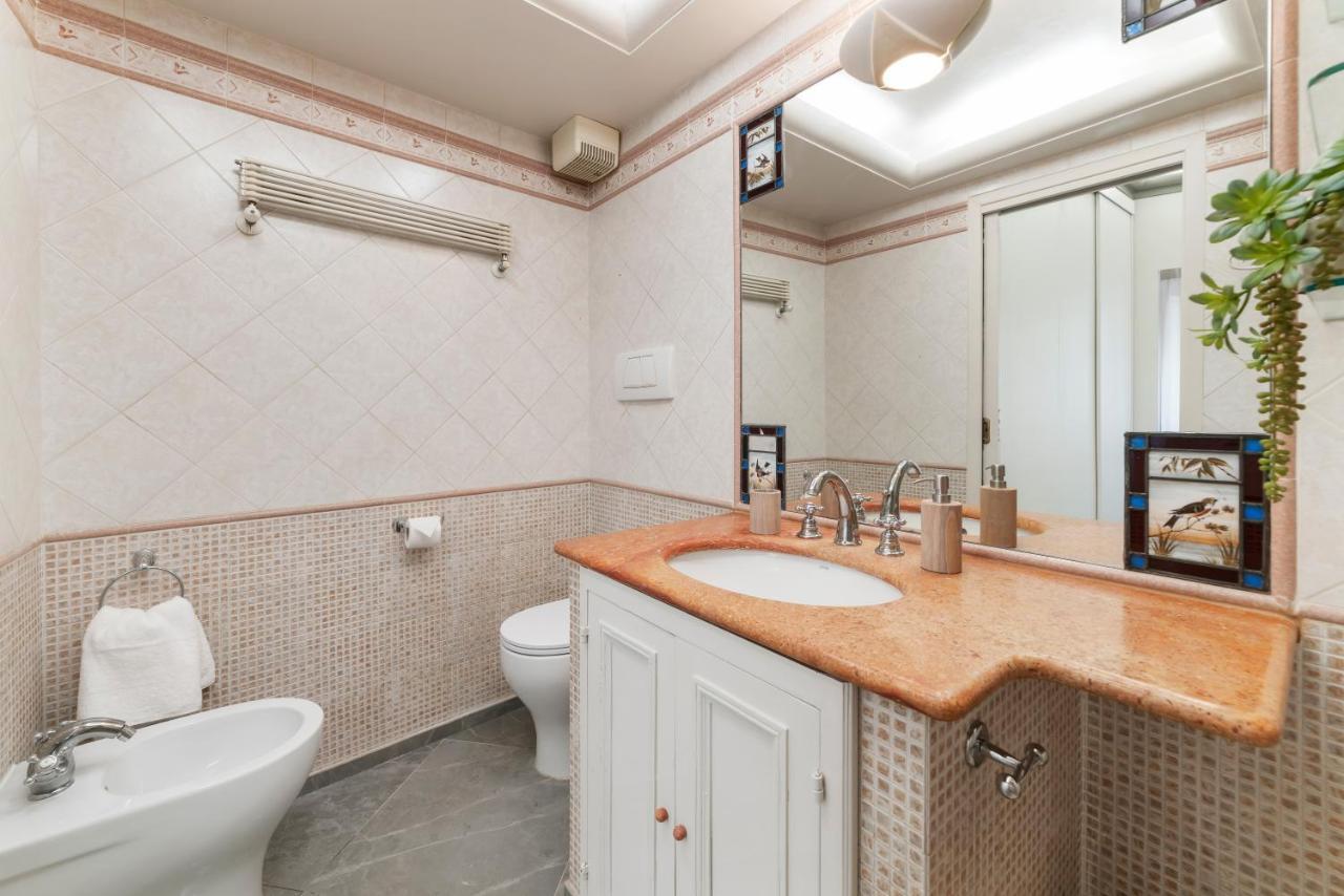 Bmga L Viapaola43 Palace Рим Экстерьер фото